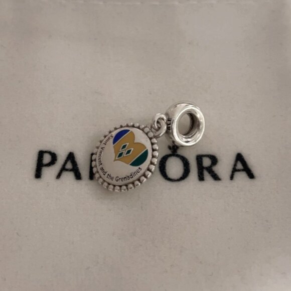 Pandora Saint Vincent and the Grenadines Flag Exclusive Charm Pendant - Picture 3 of 4